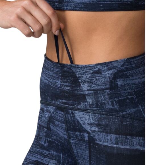 Lululemon Train Times Crop 17" Transition Multi Midnight Navy / Black Worn Once! - Picture 9 of 13